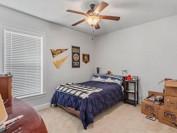 5th image of 732 Dianne Ln