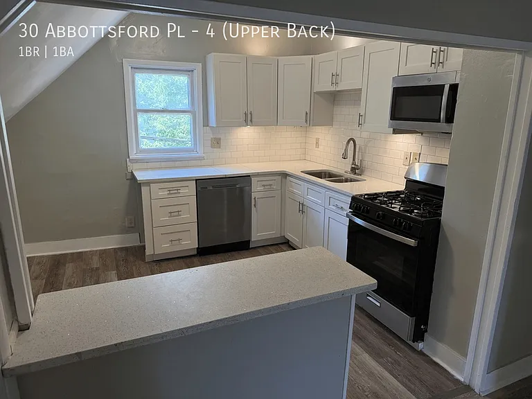 30 Abbottsford Pl #4 — Photo 3