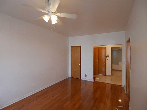 2nd image of 254 Clendenny Ave APT 4