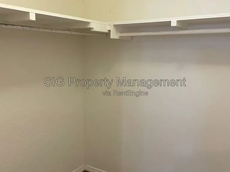 1412 N Fairview St — Photo 9