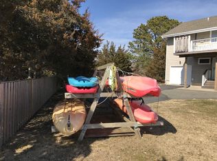 15 Washington Dr, Hampton Bays, NY 11946