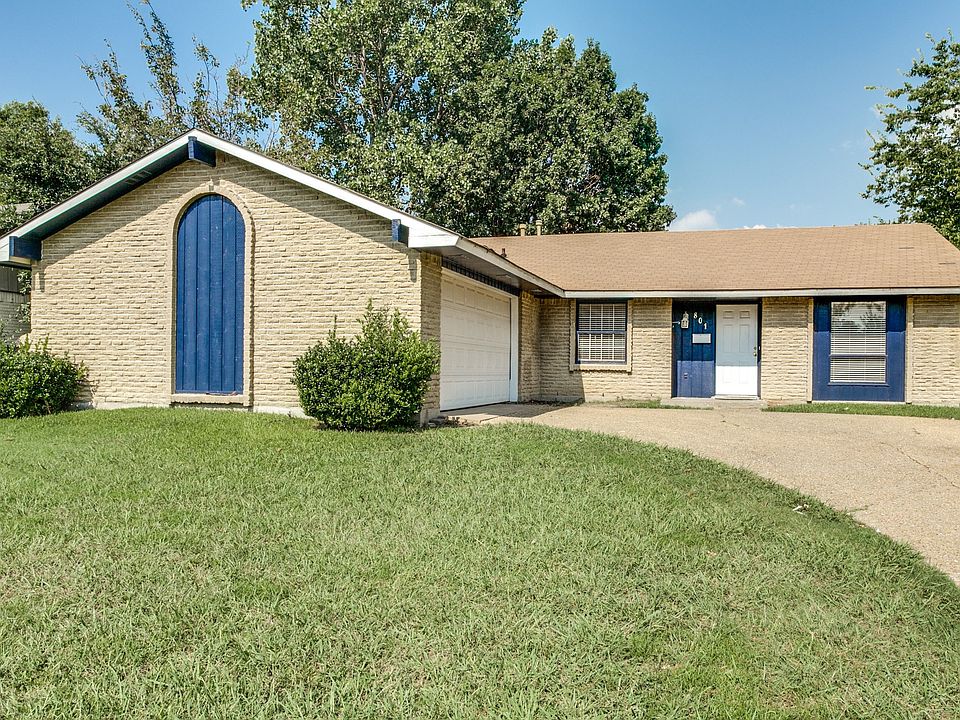 1st image of 801 Greenbriar Dr