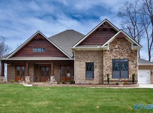 19 Bluff Crk SE, Huntsville, AL 35803