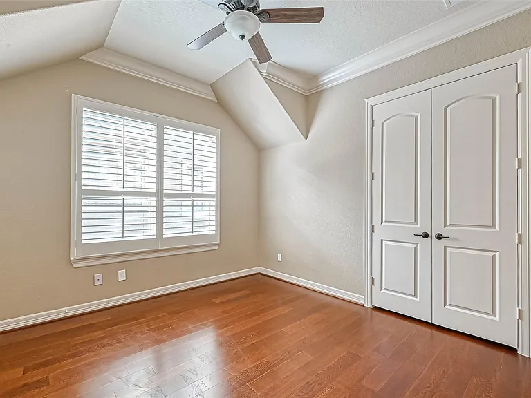 5014 Fairford Dr — Photo 6