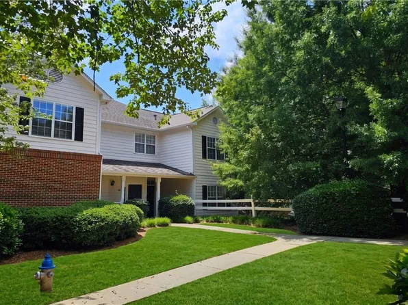 210 Spring Heights Ln SE, Smyrna, GA