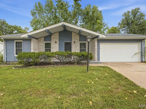 6766 Lesli Mari Ct, Florissant, MO 63033