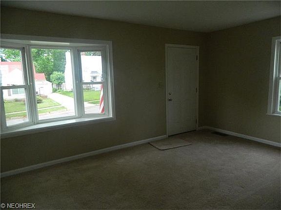 2nd image of 2532 Shaw Ave