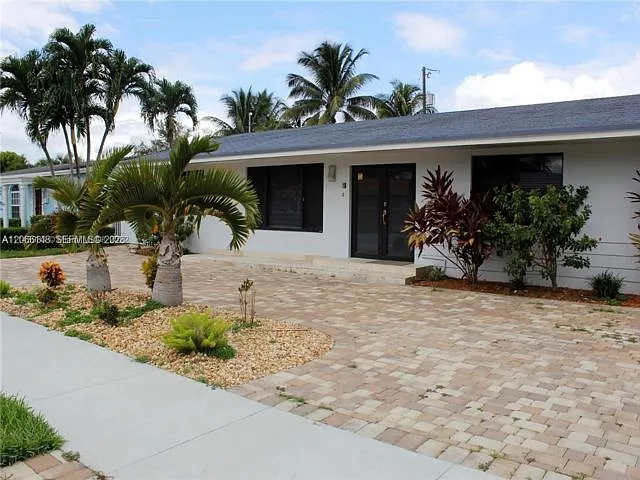 8811 SW 54th Ter — Photo 1
