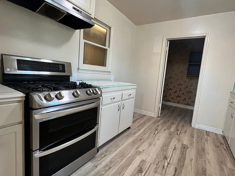 1101 Nebraska Ave — Photo 2