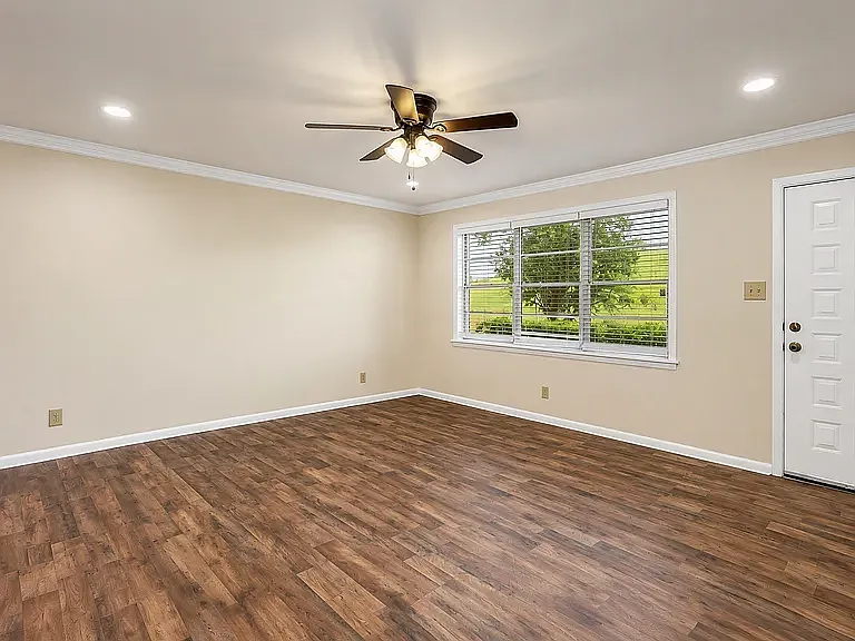 3 bed, 1589 sqft, $1,800 — Photo 3