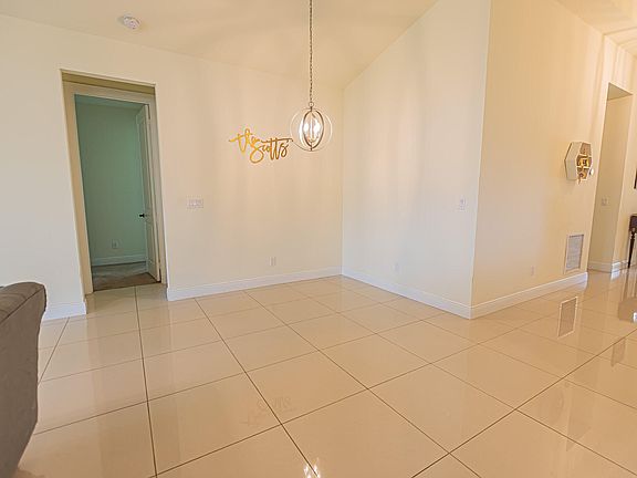 5th image of 930 SW Versailles Avenue