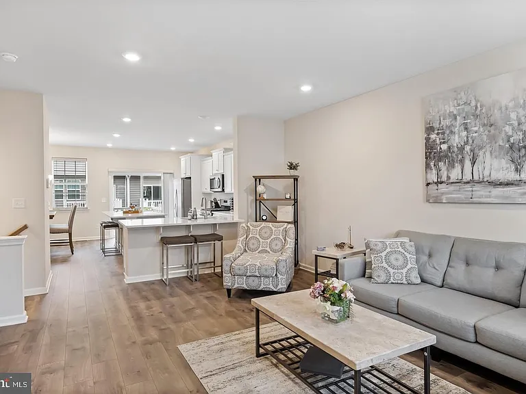 12 Venice Ln — Photo 12