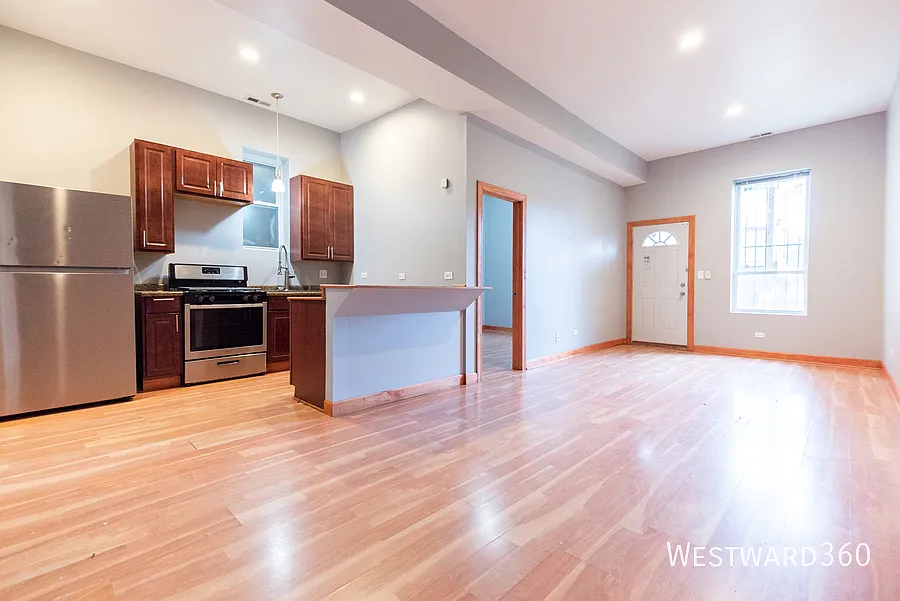 Available Now - 3bd/2bth With In-Unit Wd — Photo 2