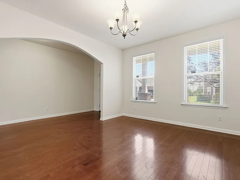 1672 Stonewater Dr — Photo 6