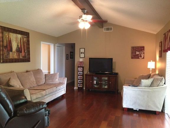 3rd image of 1413 W Autumnwood Ln
