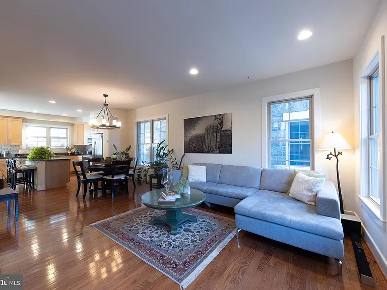 2865 Chancellors Way NE — Photo 3