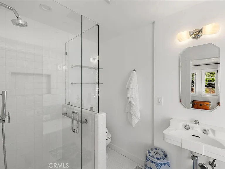 690 Cuprien Way — Photo 20