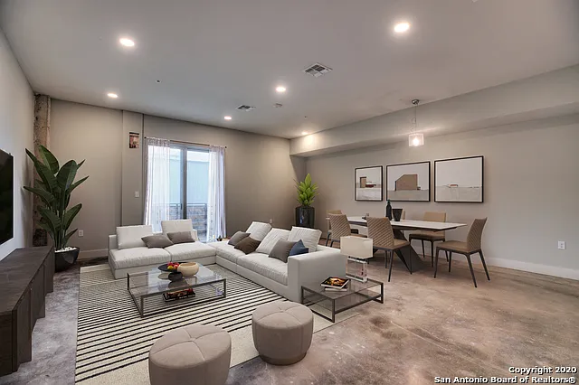 210 W Peden Aly #125 — Photo 2