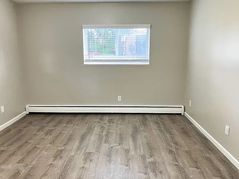 Country Manor Apartment Homes — Photo 11