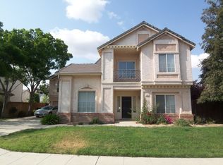 1347 Minarets Ave, Clovis, CA 93611
