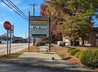 1139 1/2 Hartford Ave APT 5C, Johnston, RI 02919