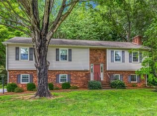 436 S Peace Haven Rd, Winston Salem, NC 27103