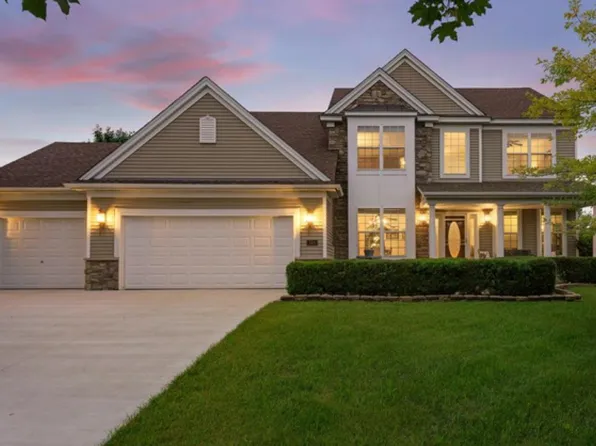 749 Ali Ln, Victoria, MN 55386