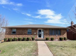 2280 Jaeger Dr, Dubuque, IA 52003