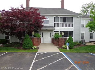 620 Curzon Ct APT 102, Howell, MI 48843