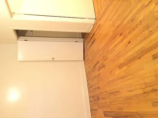 Rented by Lang Realty LLC | media 9