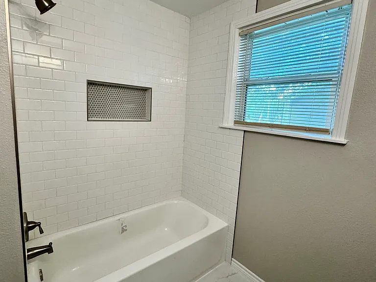 10415 Losa Dr — Photo 10
