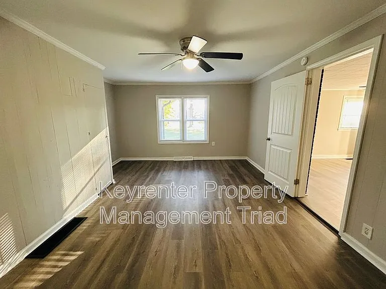 5087 Meadowbrook Dr — Photo 15