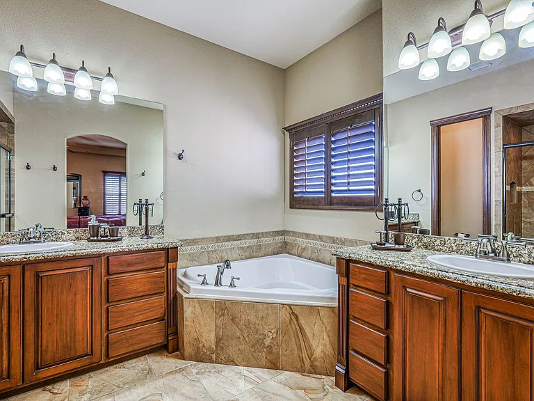 6459 Snowheights Ct — Photo 42