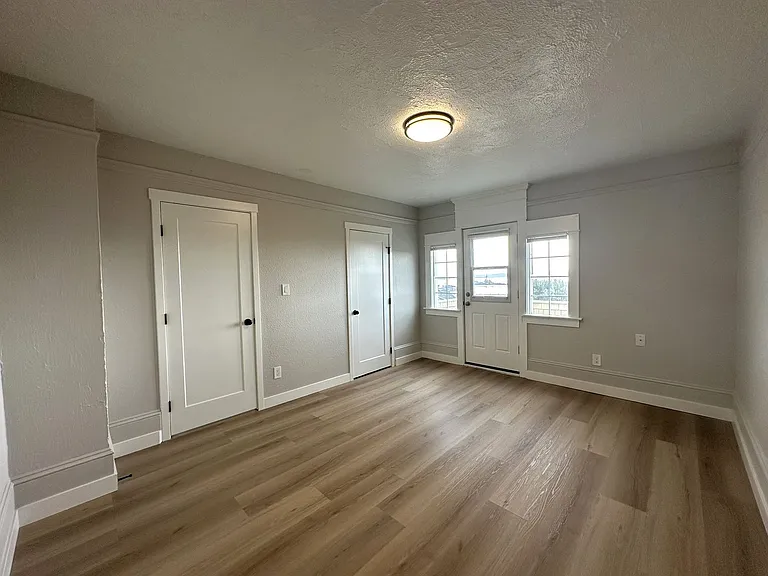 2317 Grand- 5 Unit — Photo 56