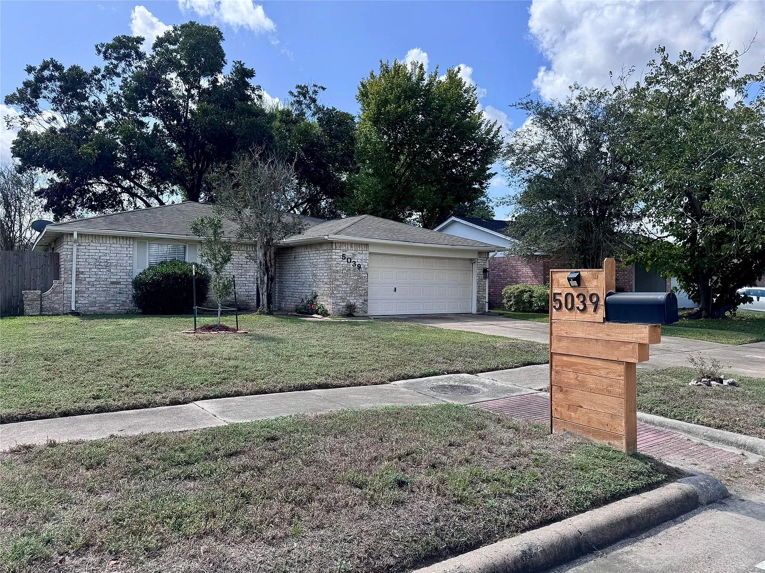 3 bed, 2.0 bath, 1181 sqft, $1,650 — Photo 2