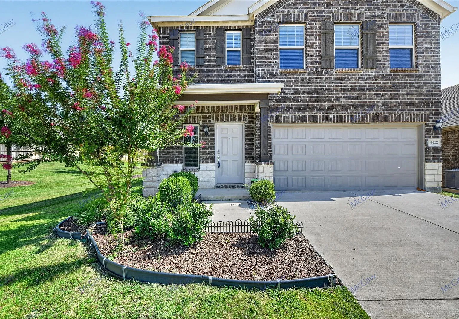 3 bed, 2.5 bath, 1858 sqft, $2,600 — Photo 2