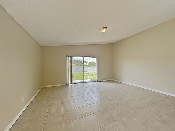 5th image of 10221 SW 23rd Ct