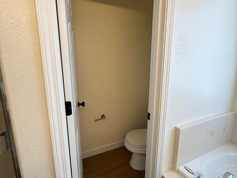8735 Palomar Ave NE — Photo 15