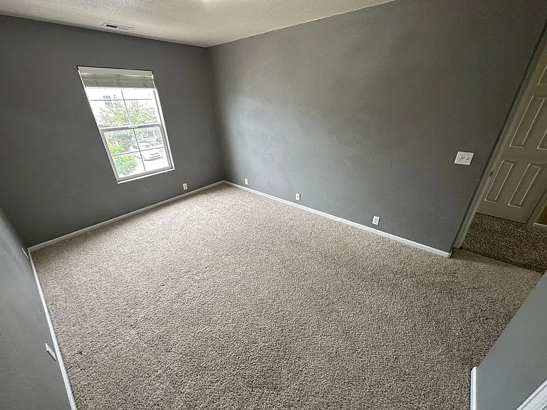2057 Creekridge Point — Photo 8