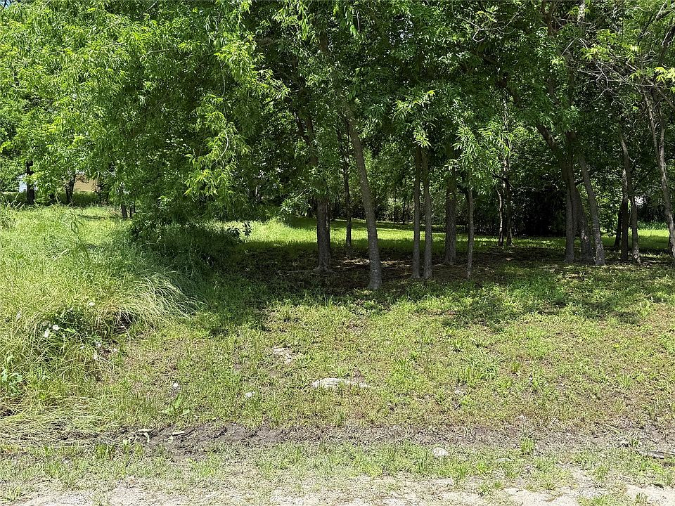 2nd image of 602 W 3rd St