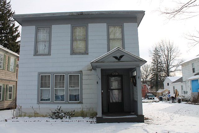 1st image of 115 W Walnut St