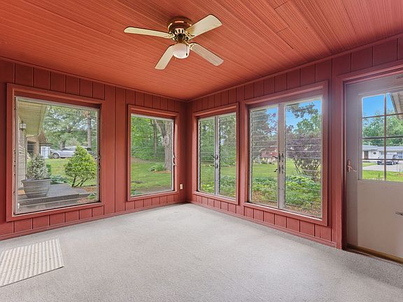 5th image of 403 N 10th St