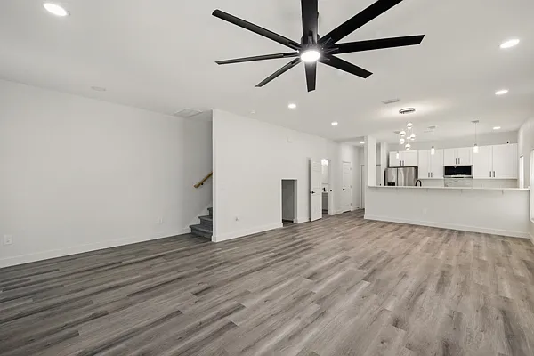 3 bed, 2.5 bath, 1600 sqft, $3,000 — Photo 2