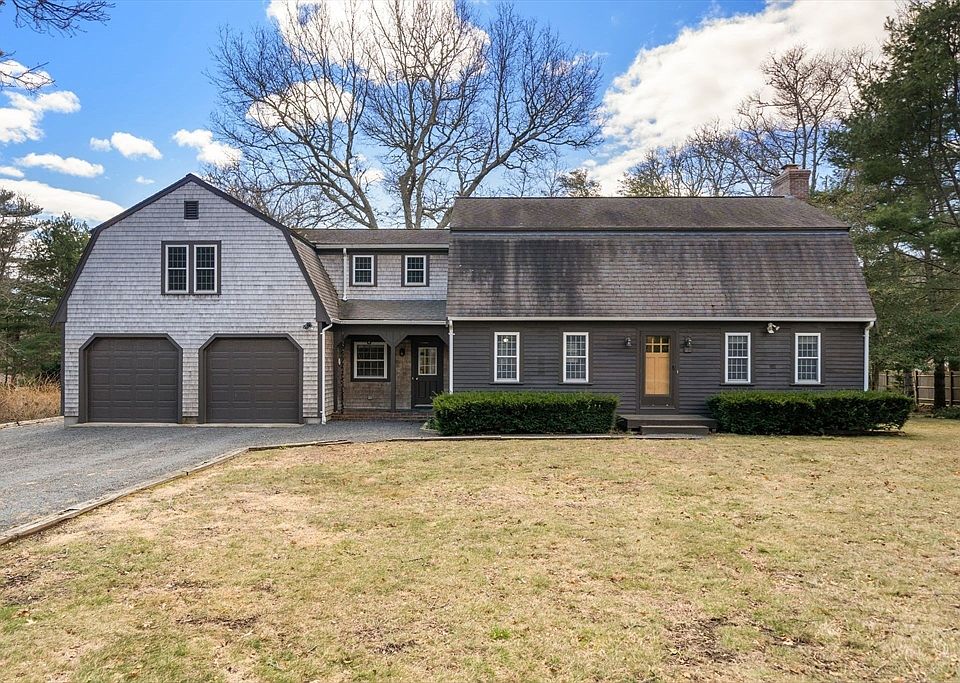 1st image of 22 Pinecrest Dr