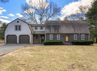 22 Pinecrest Dr, Forestdale, MA 02644