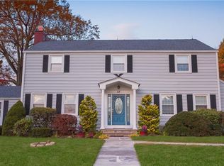 27 Pineridge Rd, White Plains, NY 10603