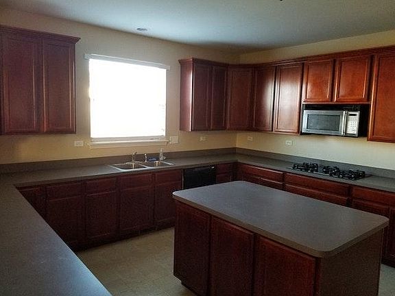 4th image of 410 Bower Ln