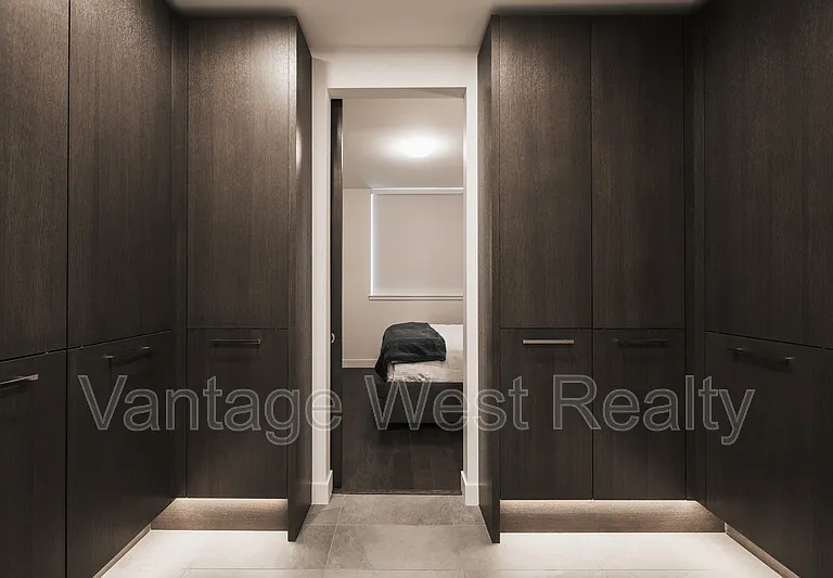 3389 Lakeshore Rd #516 — Photo 20