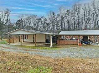 5673 Country Ln, Stanley, NC 28164