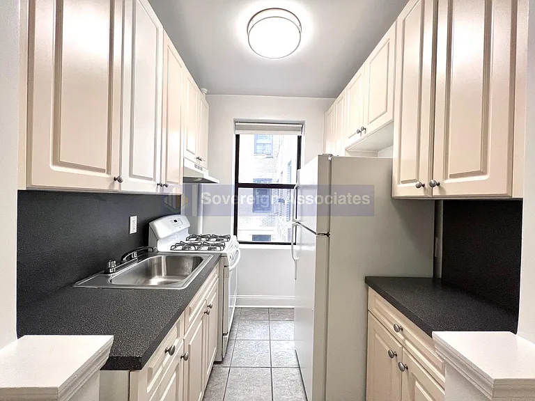 615 W 172nd St #26 — Photo 6
